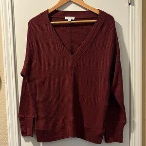 Evereve Women's Burgundy V-Neck Sweater